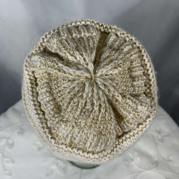CC Exclusive Women’s Ivory Gold Knit Beanie Winter Hat Toboggan NWOT - Picture 5 of 8